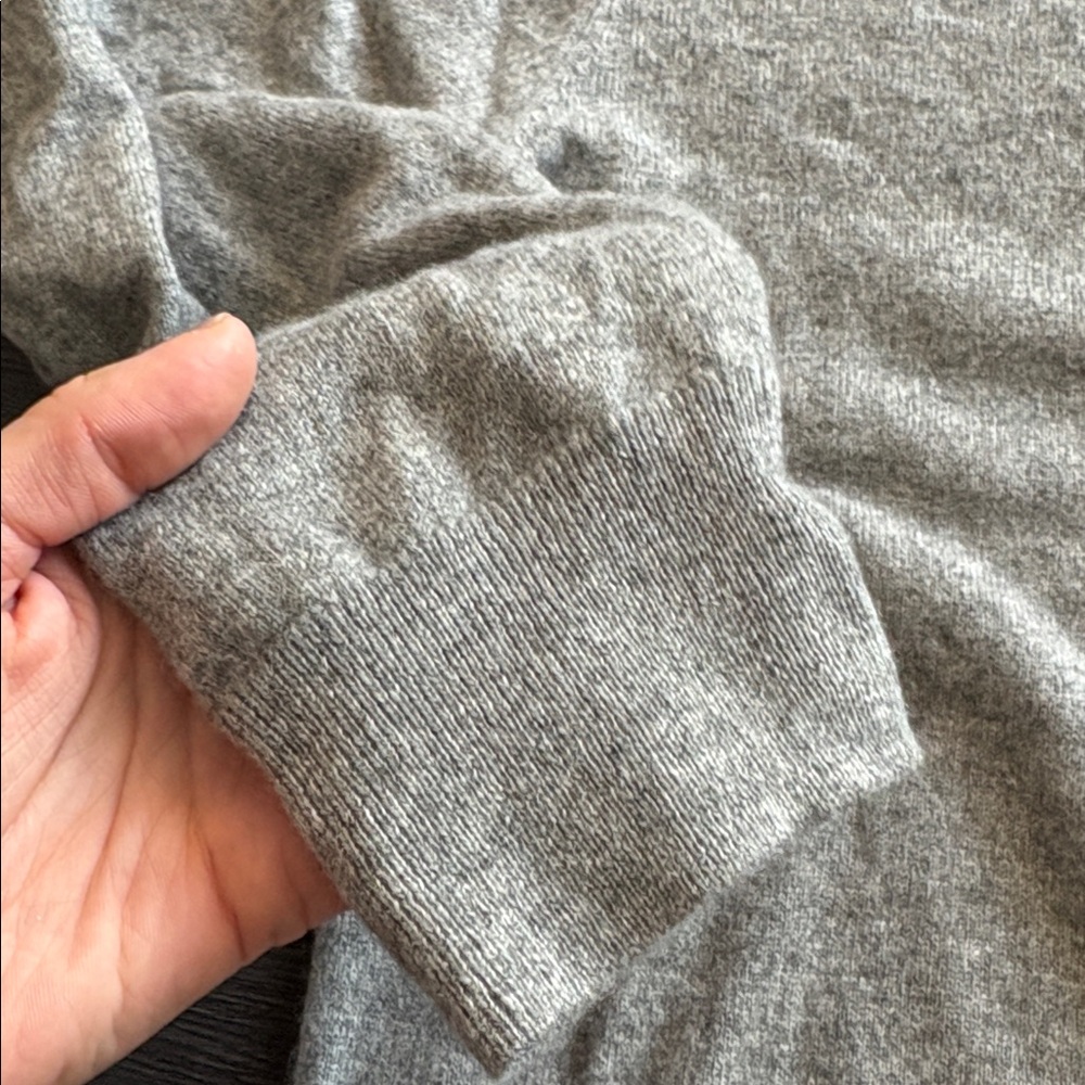 Quince Mongolian cashmere crew neck large sweater like new - Picture 6 of 7